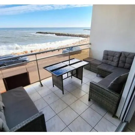 Apartment ' Les Pieds Dans L'eau ' Sainte-Marie-la-Mer